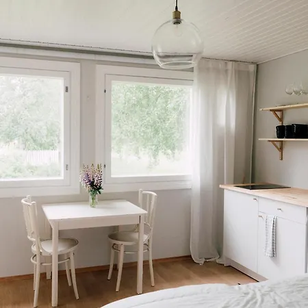 Cozy Close To The Center And River Semesterbostad